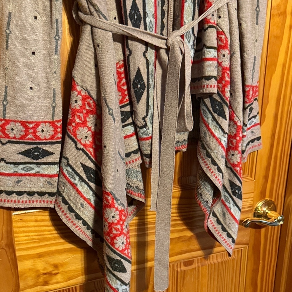 Freeway Tan and Red Patterned Cardigan - Picture 5 of 11